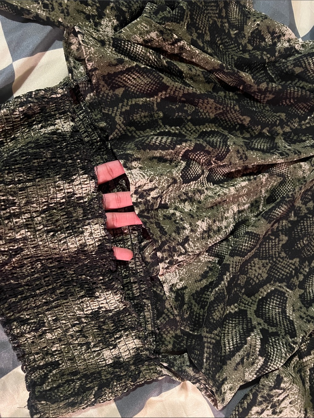 Revamped - Snakeskin crop top - Picture 4 of 5